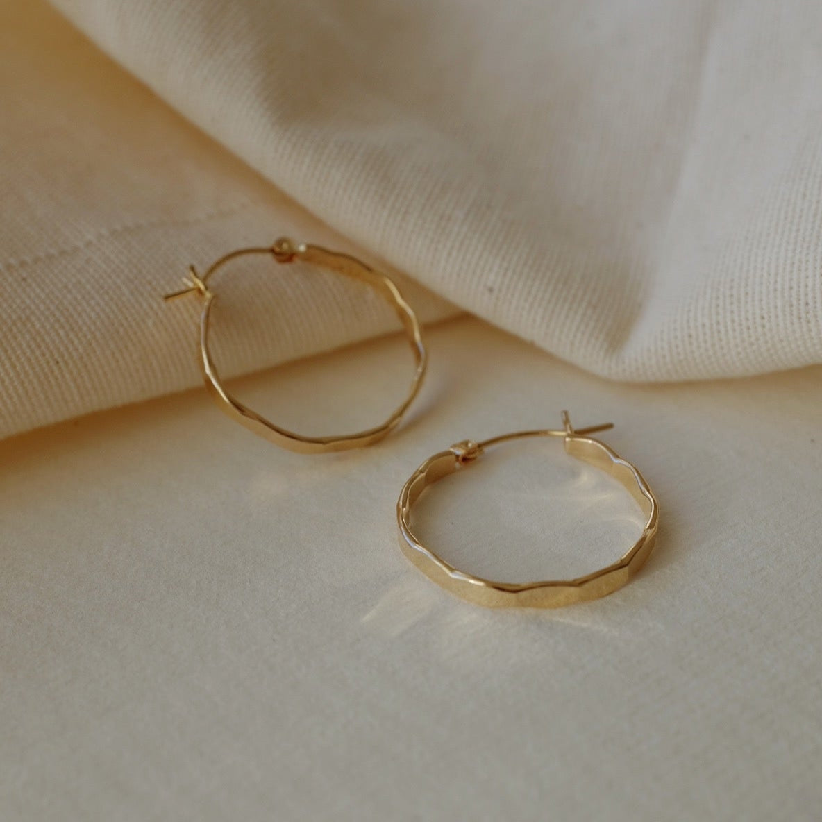 Nina hoops