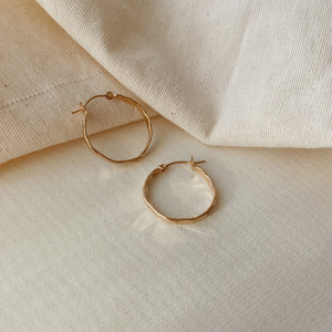 Nina hoops