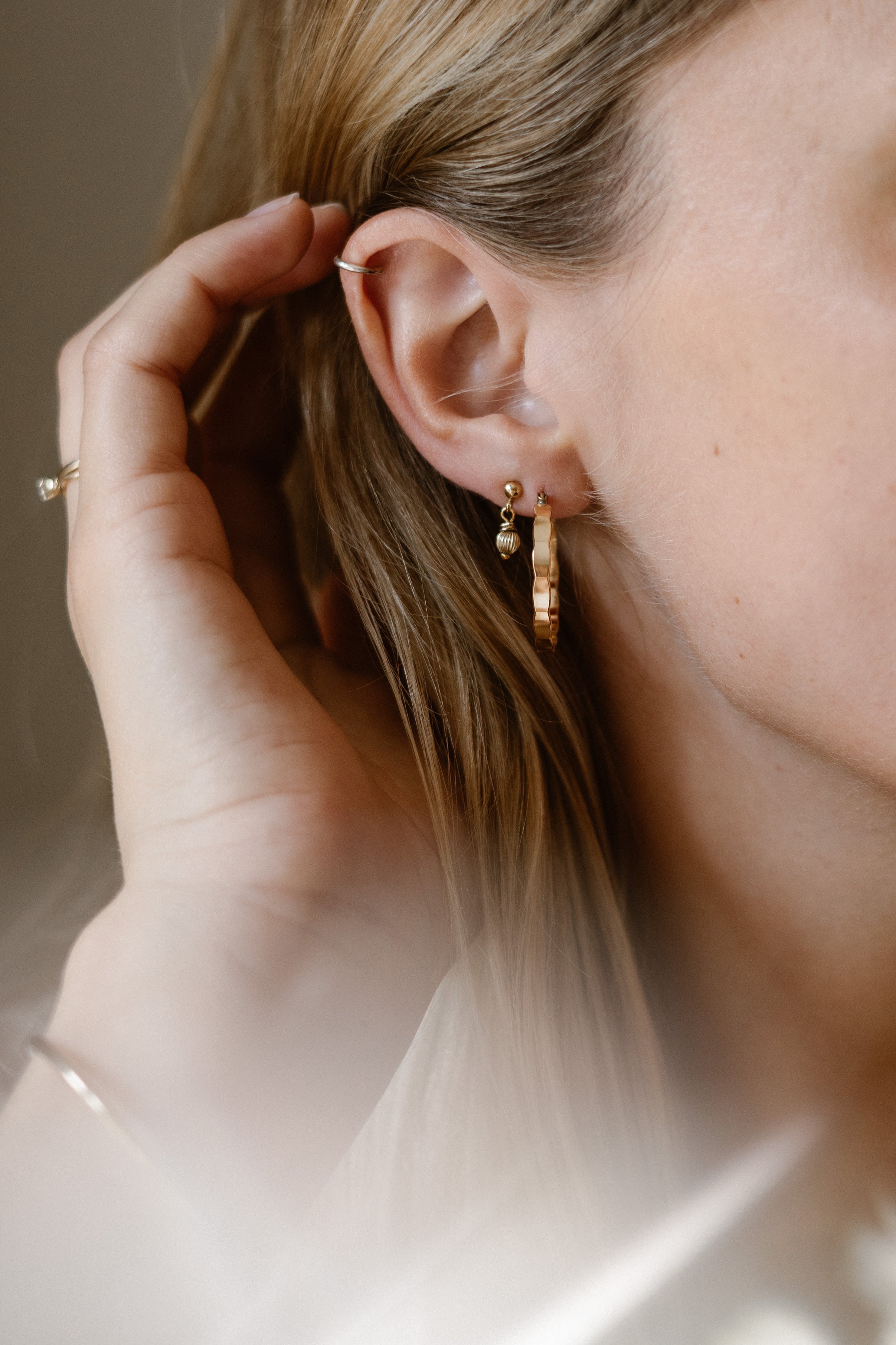 Nina hoops