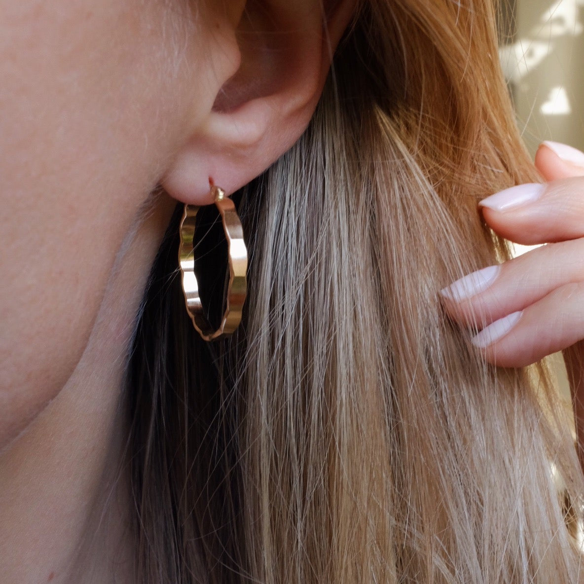 Nina hoops