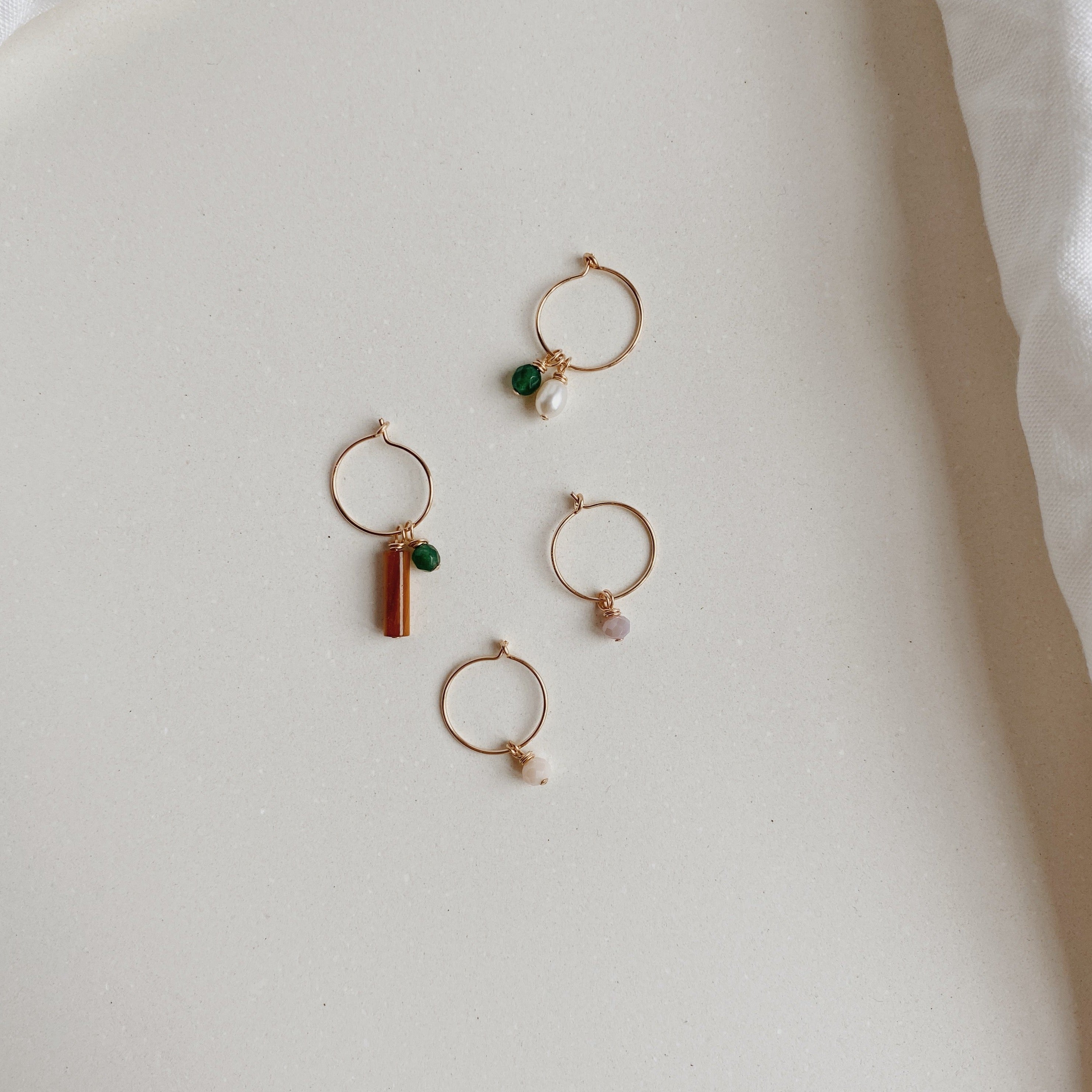 Hanger met steentje